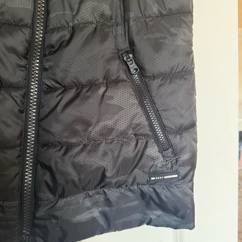 DKNY Black Quilted Lightweight Puffer Vest with High Collar Women’s Size Medium - Picture 5 of 11